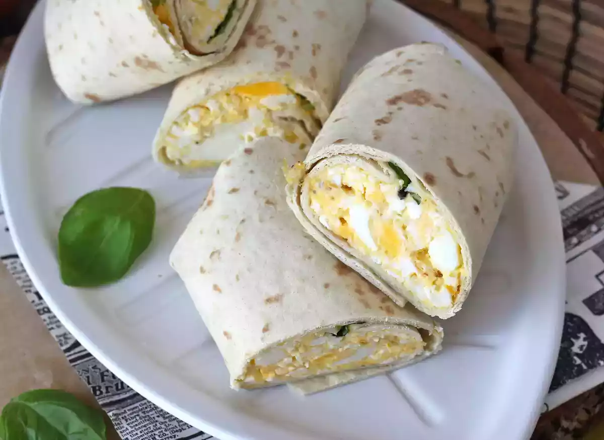 2. Wrap proteico con uova e feta