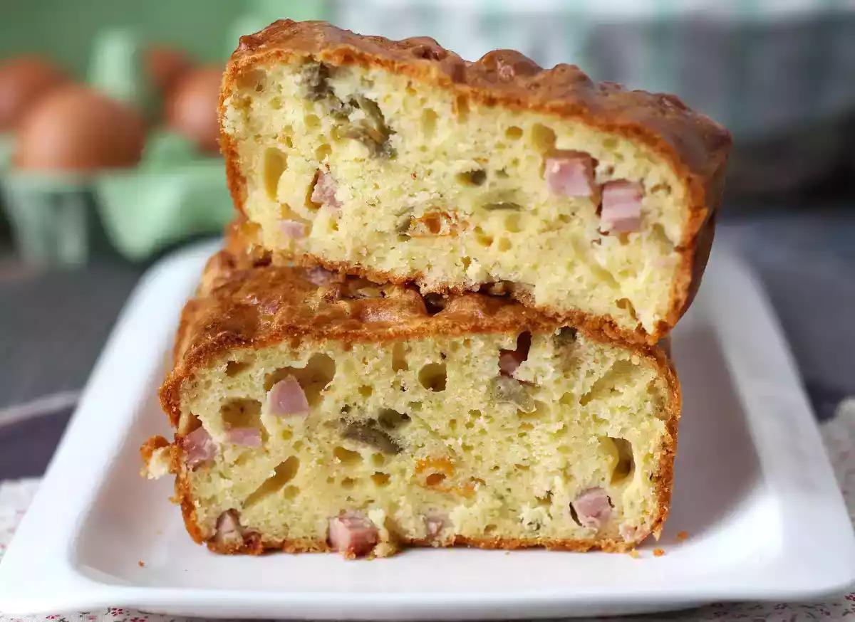 2. Cake salato con skyr: la versione leggera e mediterranea che rivoluziona il picnic di Pasquetta