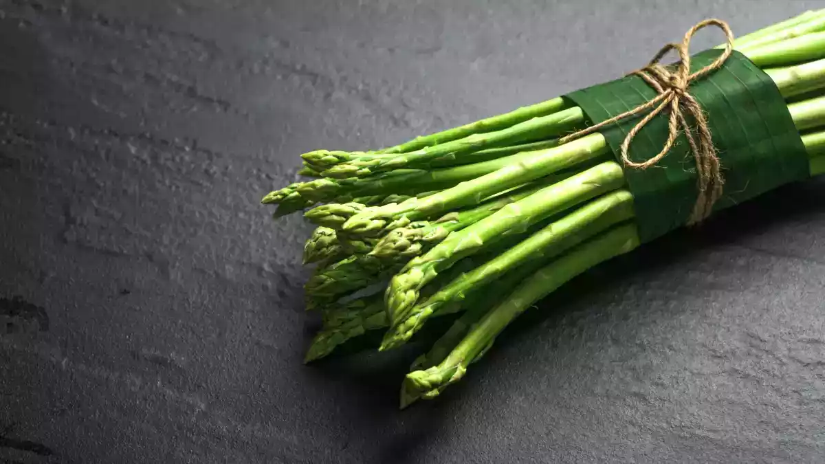 Perché la pipì ha un odore strano dopo aver mangiato gli asparagi?
