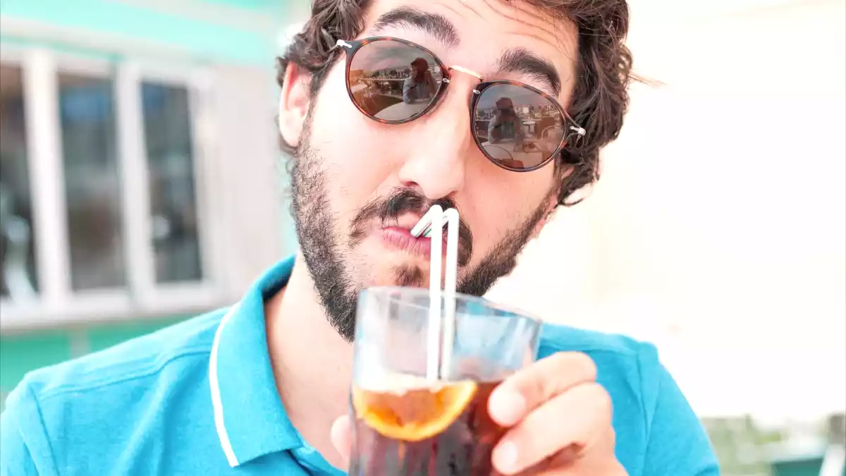 Bevande zuccherate e danni alla bocca. Ecco cosa dice la scienza!
