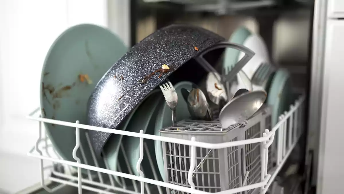 5 trucchi semplici ed efficaci per mantenere la lavastoviglie sempre pulita, profumata e libera dal grasso!