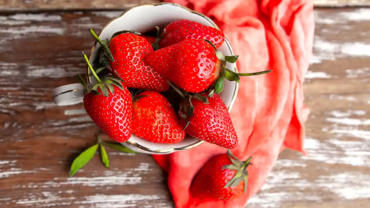 Questi sono i migliori dessert da preparare con le fragole molto mature!