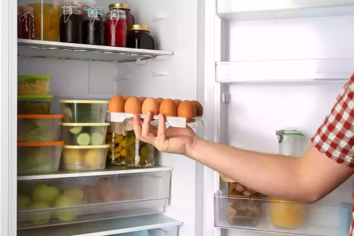 Mai mettere questi 5 alimenti vicini in frigorifero!
