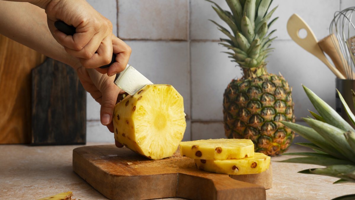 Perché l’ananas ti brucia la lingua? Ecco la verità
