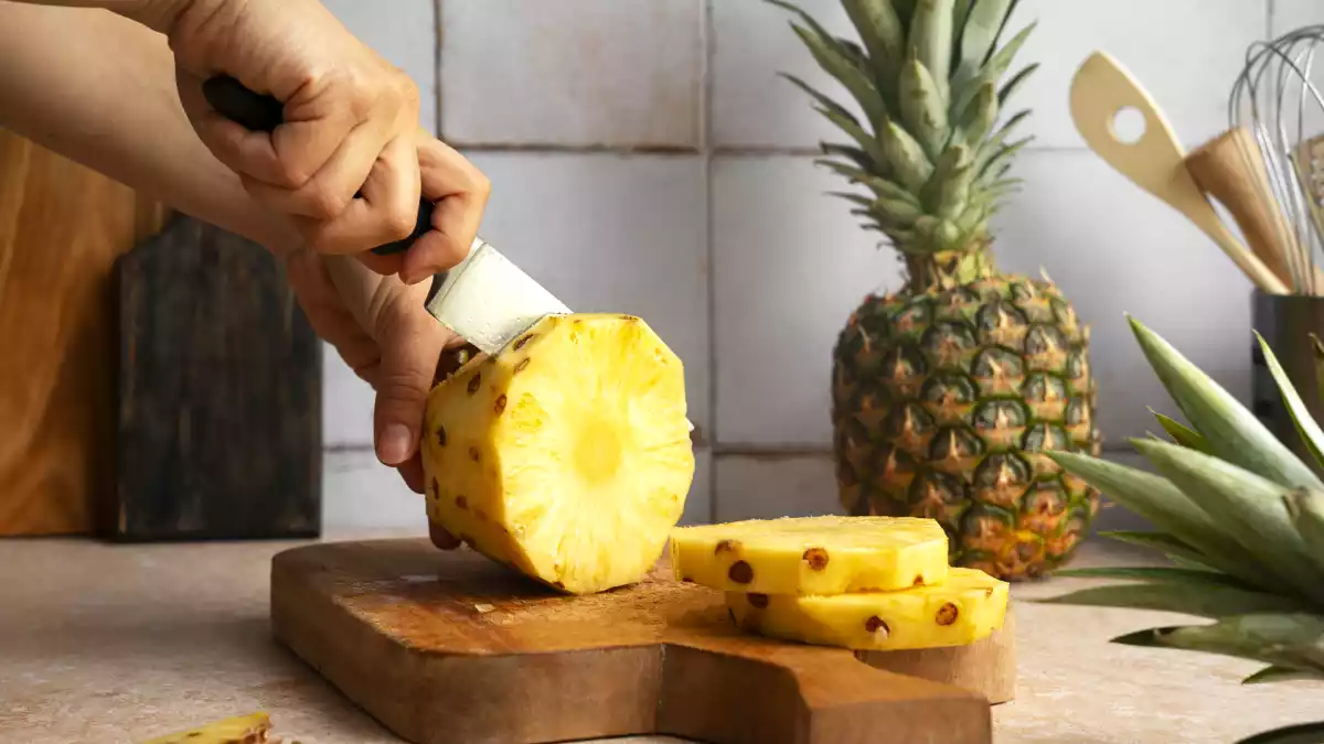 Perché l’ananas ti brucia la lingua? Ecco la verità