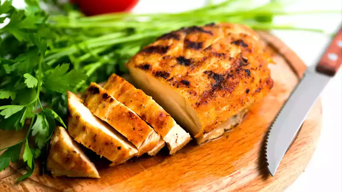 Gli errori che fanno seccare il pollo alla griglia (e come rimediare)