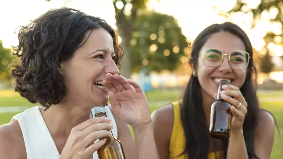 Birra fredda o tè caldo? Cosa vi rinfresca di più quando fa caldo?