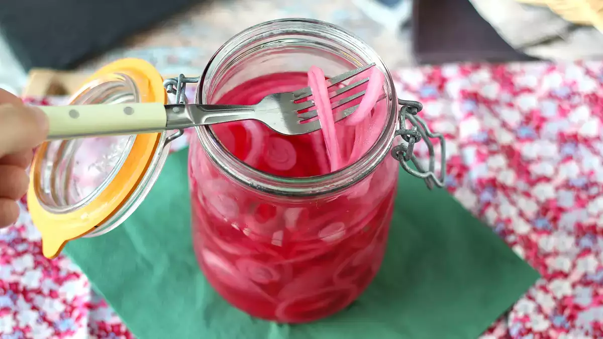 Non crederai a quanto è facile preparare Cipolle sott'aceto chef‑style in pochi minuti