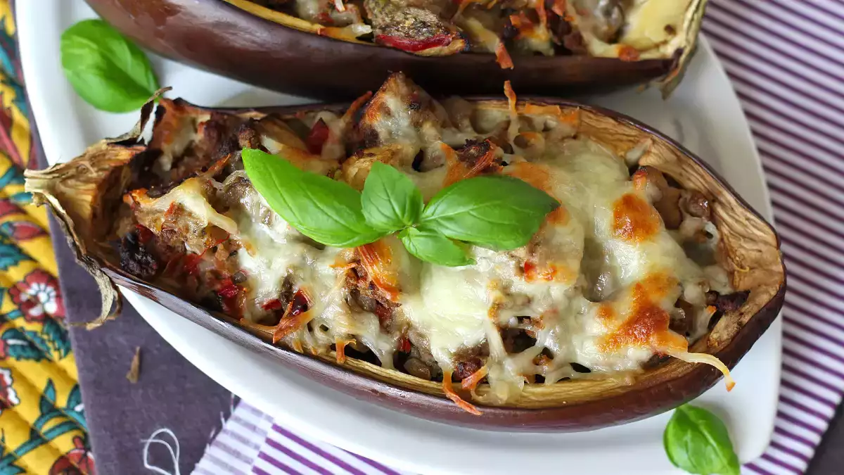 Ricette svuota-frigo: 12 idee geniali per trasformare gli avanzi in piatti da chef