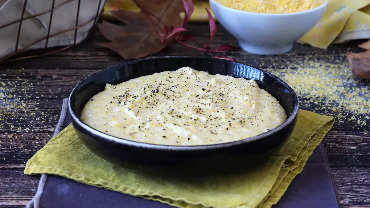 Il segreto della polenta cremosa perfetta? Non è solo acqua, ma un ingrediente speciale!