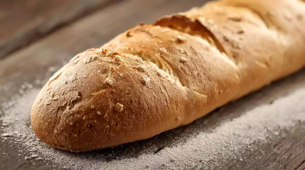 Niente più pane secco: semplici modi per riportare in vita le baguette stantie