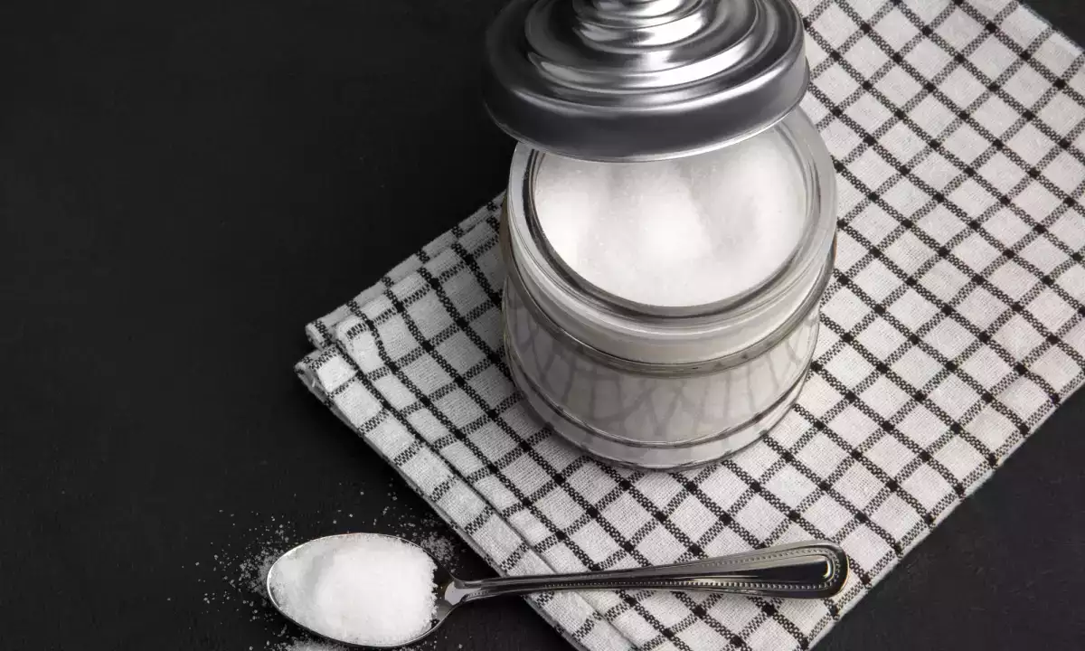 Tu che tieni lo zucchero sempre nello stesso barattolo, ecco come si rovina senza che tu lo sappia