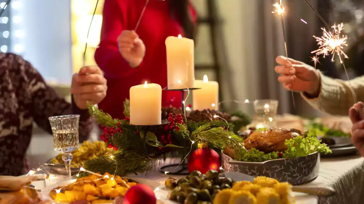 Un menu di Natale elegante a meno di 10 euro a persona: la festa economica che non ti aspetti