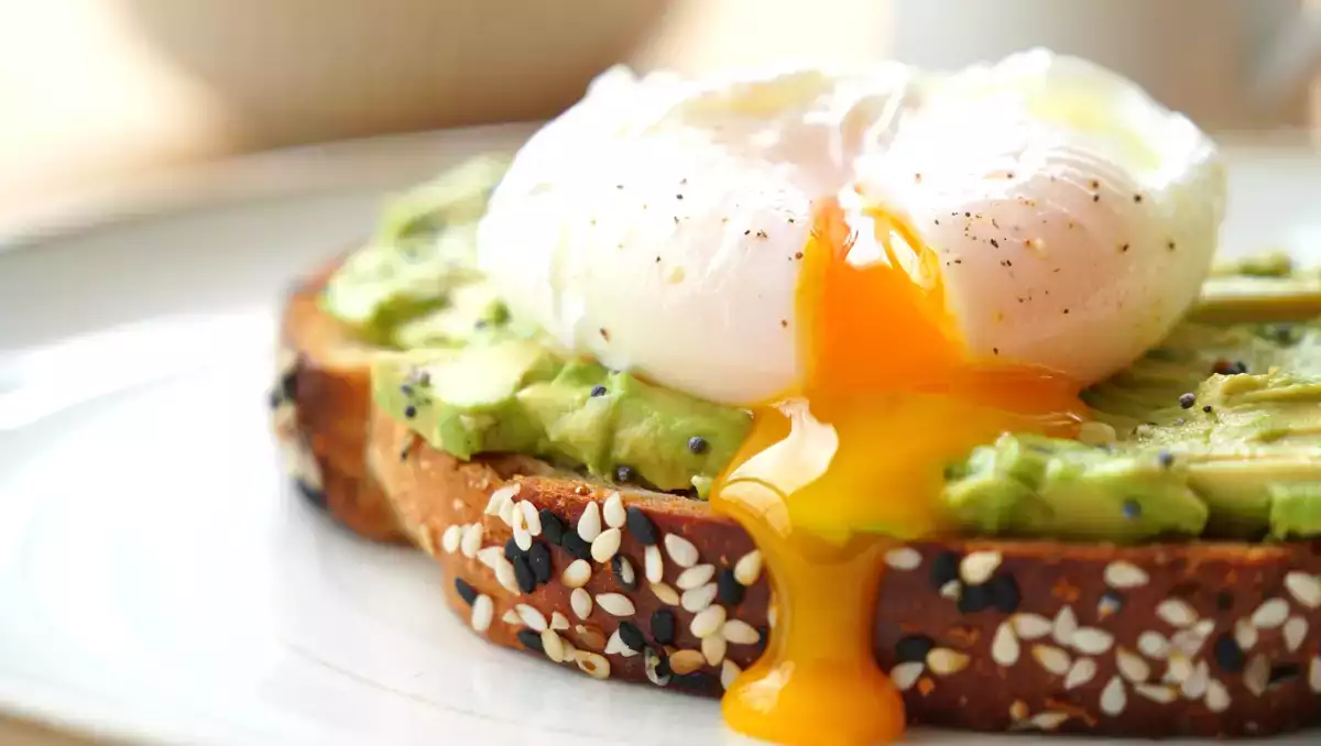 La tecnica semplice per uova in camicia perfette