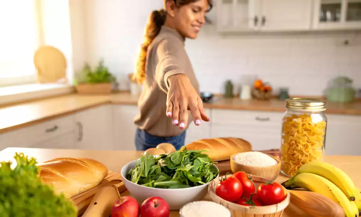 3 segnali che stai esagerando con questo alimento senza accorgertene