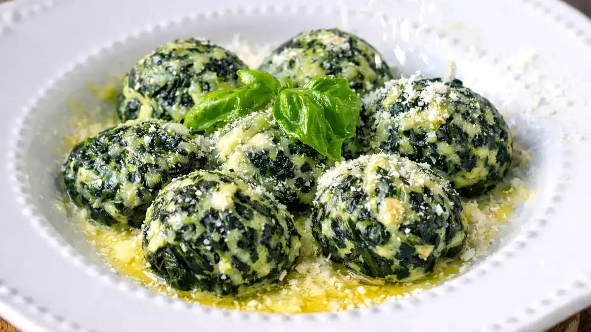 Ricette con gli spinaci: 6 piatti che vi porteranno in giro per il mondo