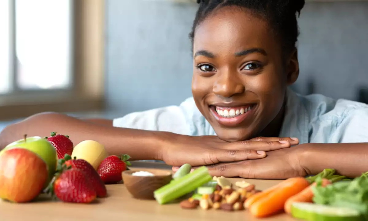 10 alimenti per denti più bianchi: cosa mangiare davvero