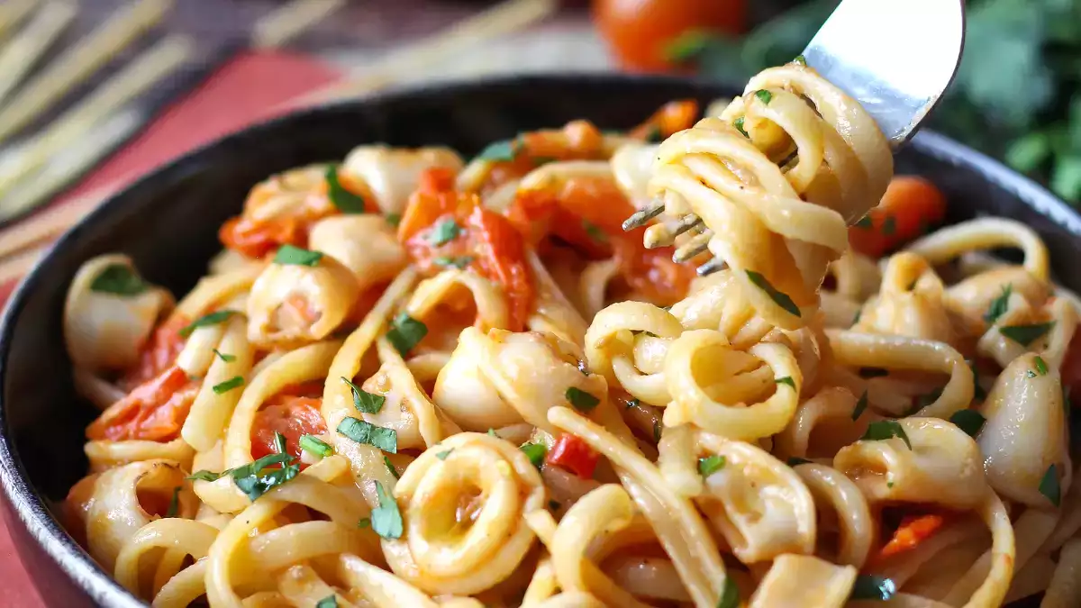 4 primi con pesce surgelato pronti in pochi minuti: ricette facili, gustose e intelligenti che ti salvano pranzo e cena