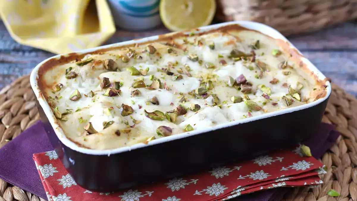 Lasagne di pesce: la ricetta cremosa con salmone, burrata e pistacchi che rivoluziona il pranzo della domenica