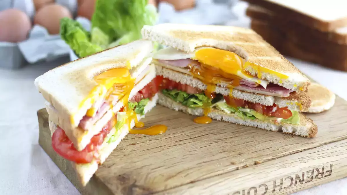 Perché il club sandwich si chiama così? Non è per quello che pensate!