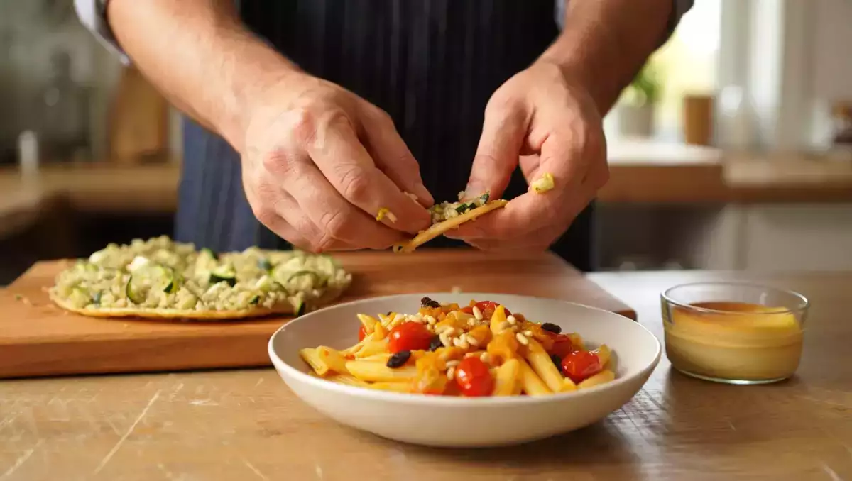 Menu del giorno, 7 maggio: un antipasto fresco, un primo piatto ricco e un dolce irresistibile