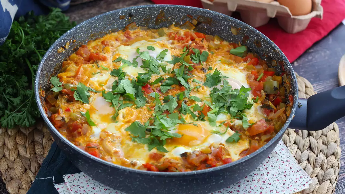 Cosa cucinare quando non si ha quasi nulla in casa? Queste 7 semplici ricette salveranno qualsiasi pasto senza fatica