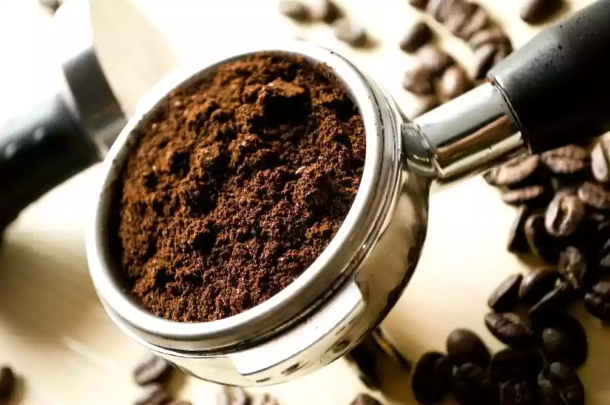 Come riutilizzare i fondi di caffè a casa