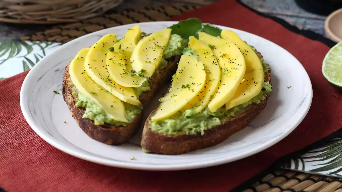 Menu vegetariano, 8 giugno: un viaggio di sapori freschi e golosi con avocado, zucchine e limone