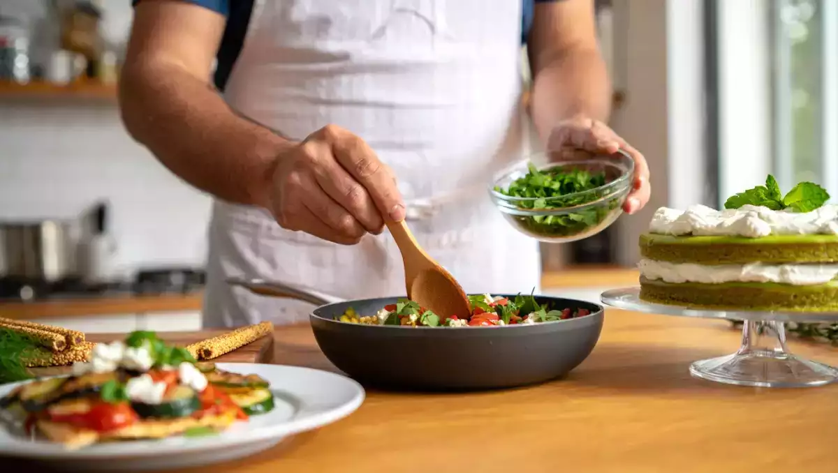 Menu vegetariano, 15 giugno: freschezza e sapori estivi con millefoglie, lenticchie e torta mojito
