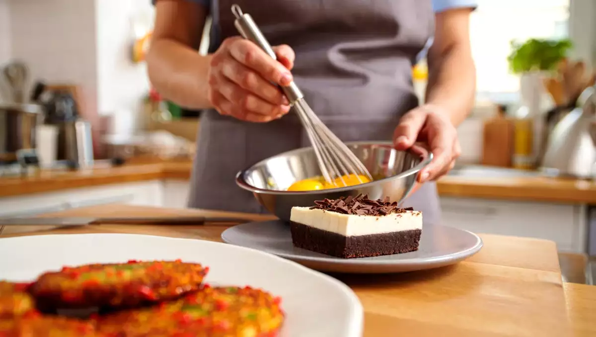 Menu vegetariano, 16 giugno: crocchette di miglio, frittata proteica e brownie cheesecake