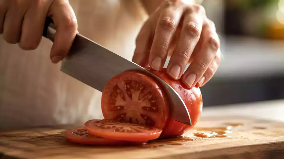 Attenzione: 5 ingredienti potrebbero danneggiare i vostri coltelli senza che ve ne accorgiate