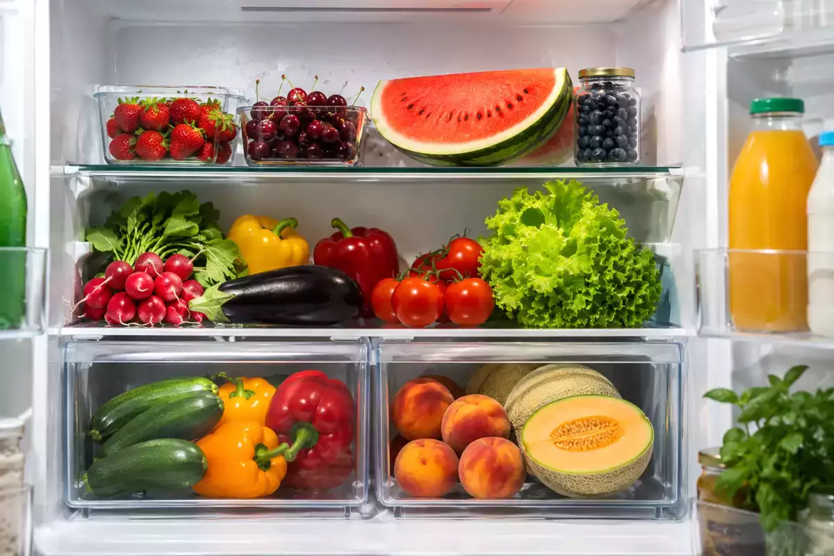 Frigo o all'aperto? Dove conservare frutta e verdura estiva per farle restare fresche più a lungo