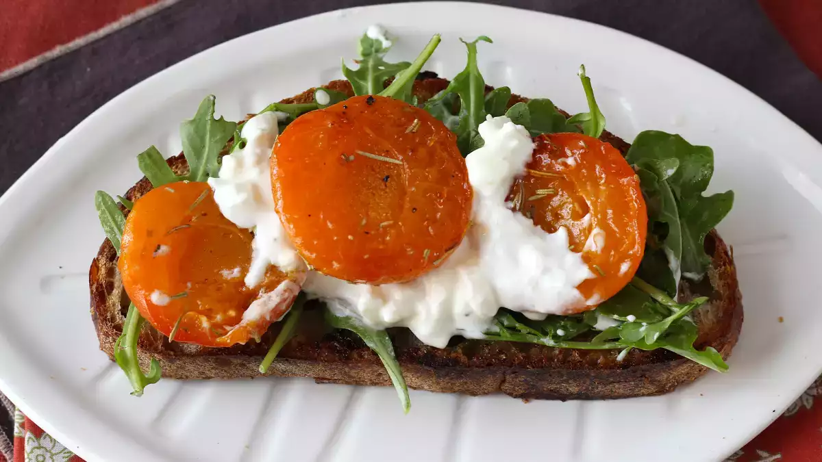 Aperitivo estivo: 5 ricette fresche e colorate, sfiziose e perfette da condividere con gli amici