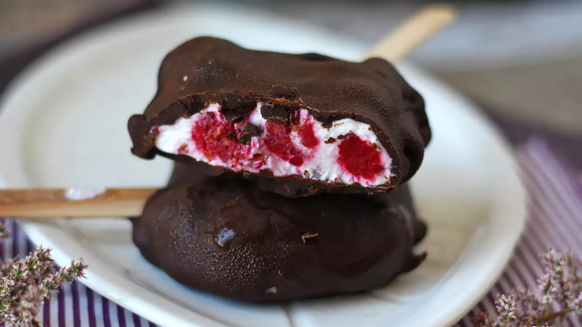 Cioccolato d’estate: ricette fresche e senza forno per dolci al cioccolato morbidi e rinfrescanti