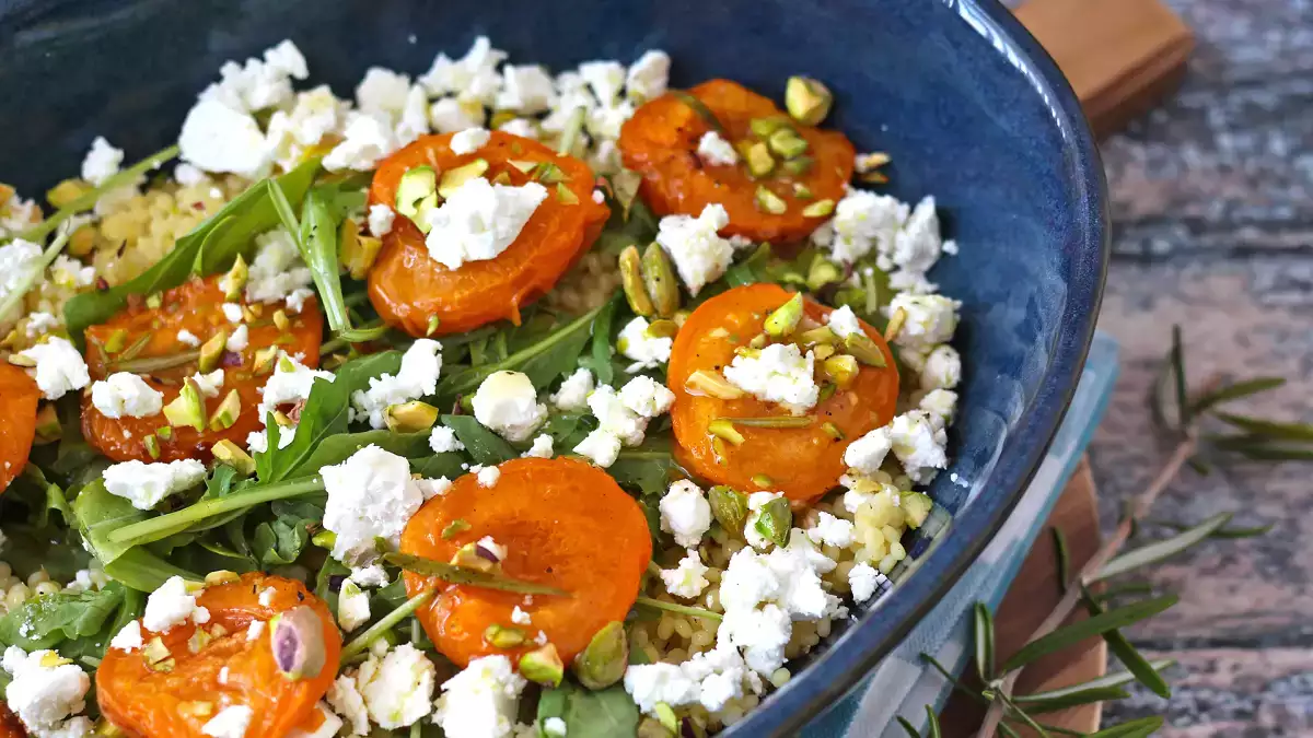 4 ricette salate con albicocche fresche da provare prima che non siano più di stagione