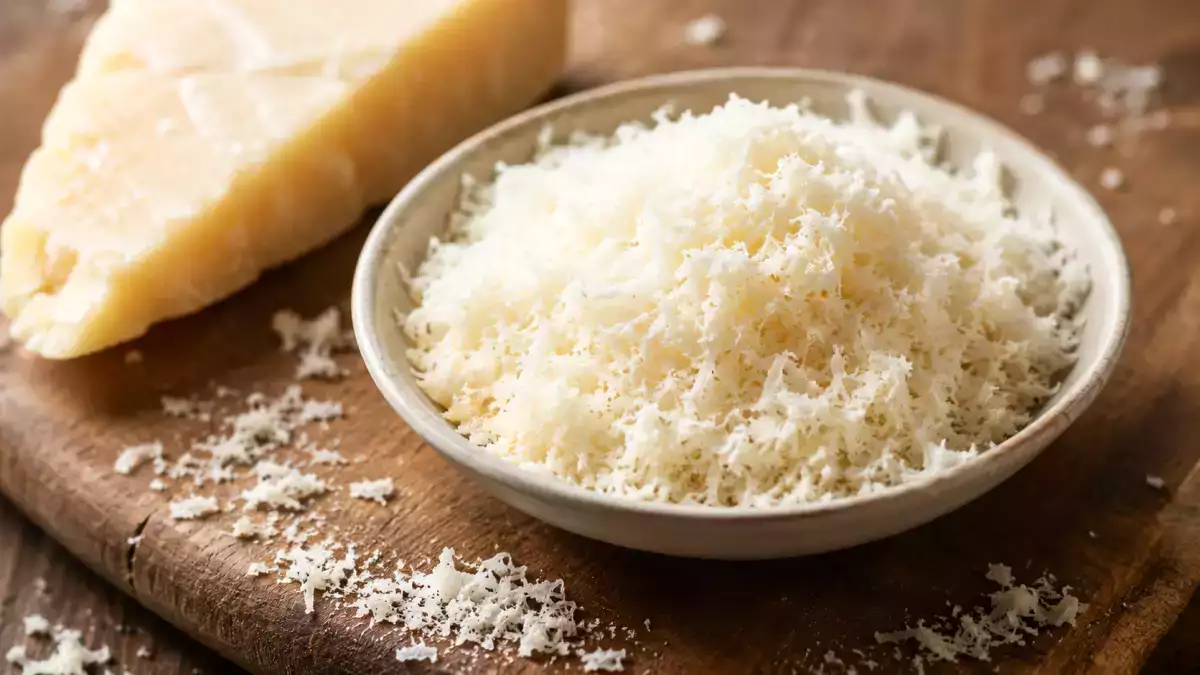 Cosa leggere sulle etichette per scegliere parmigiano grattugiato al supermercato senza errori