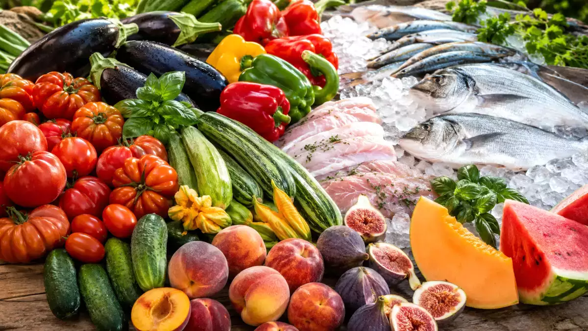 Acquisti intelligenti per agosto: cosa scegliere ora tra frutta, verdure e pesce di stagione