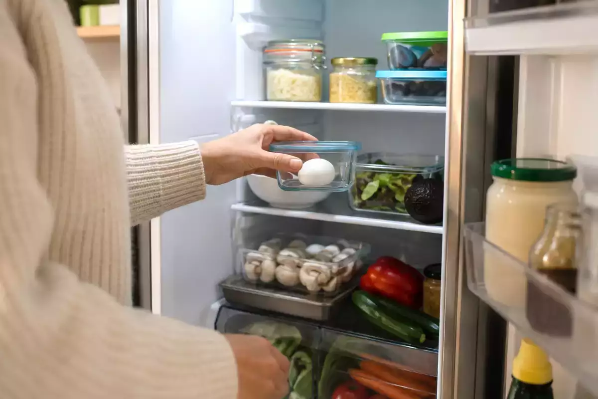 Per quanto tempo si può conservare un uovo sodo in frigorifero e i segnali che dicono se è scaduto