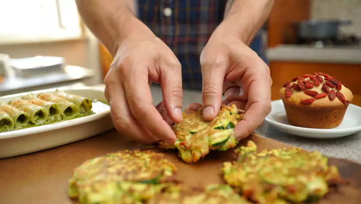 Menu del giorno, 23 agosto: frittelle di zucchine, cannelloni al pesto e muffin con bacche di goji