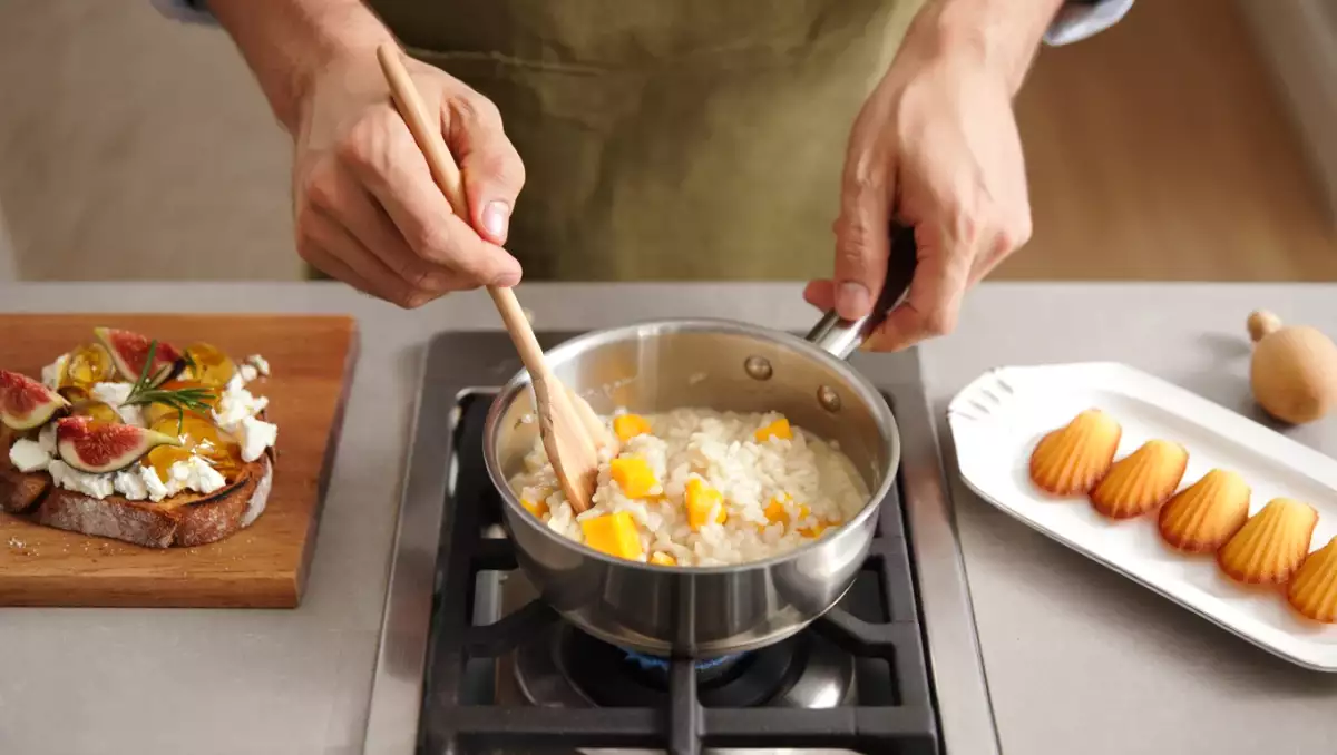 Menu vegetariano, 30 agosto: bruschette di fichi, risotto al mango e madeleine soffici