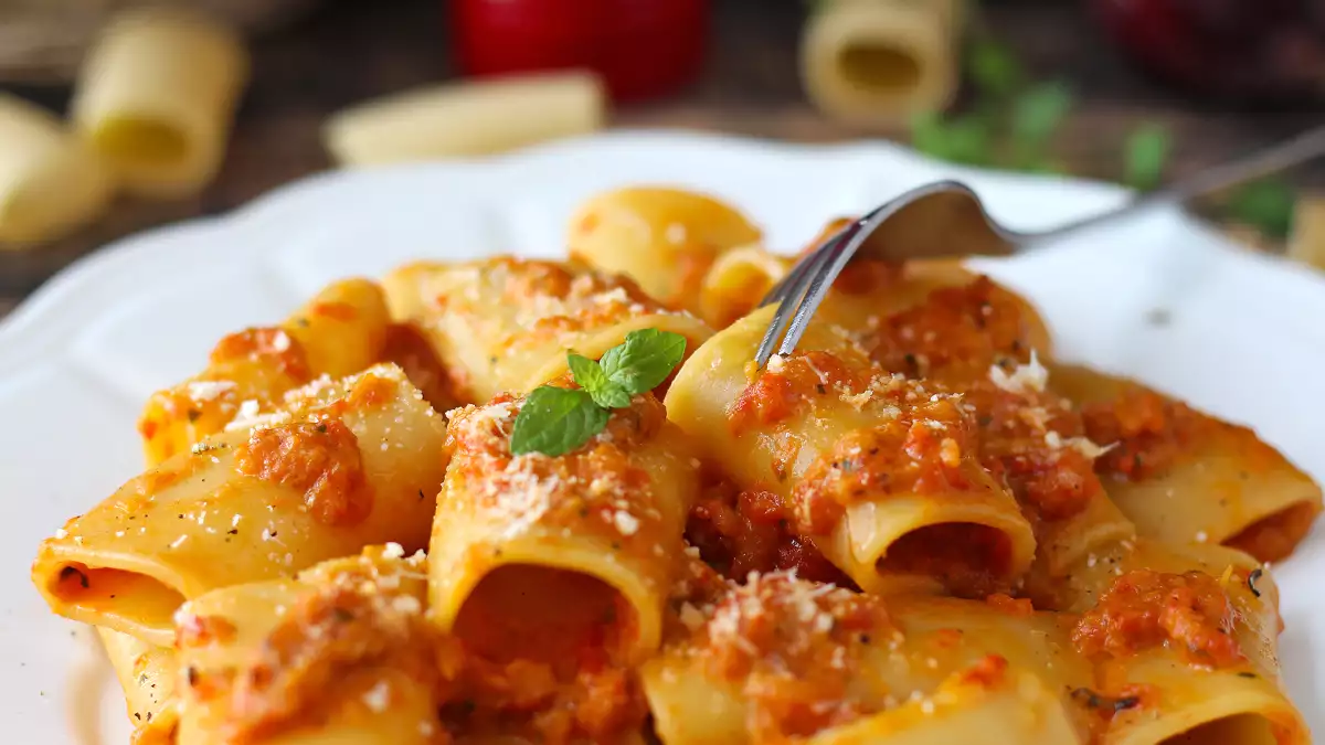 Il piccolo gesto che rivoluziona la pasta con peperoni: prova questo trucco e la rifarai ogni volta