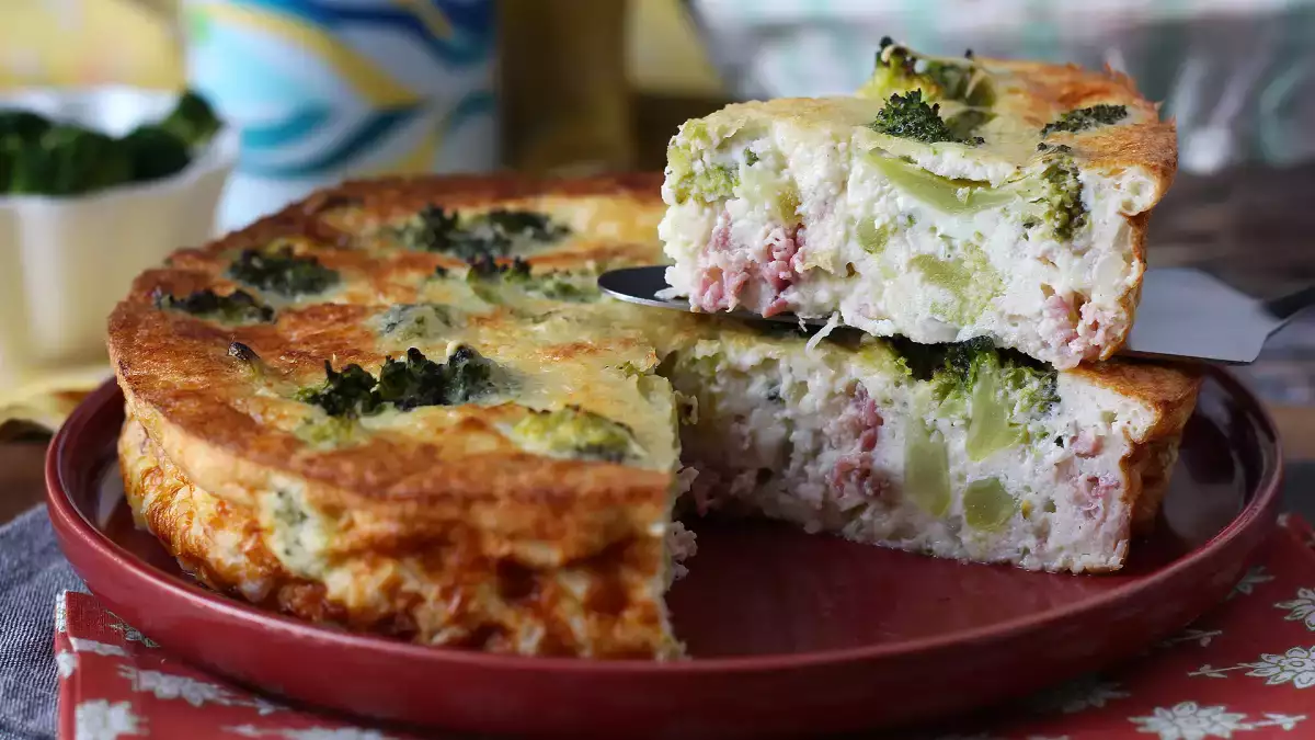 6 ricette di torte salate senza base, facili e irresistibili: niente pasta sfoglia né brisée, solo tanta bontà! Sono così sfiziose che dopo aver provato la prima vorrai prepararle tutte