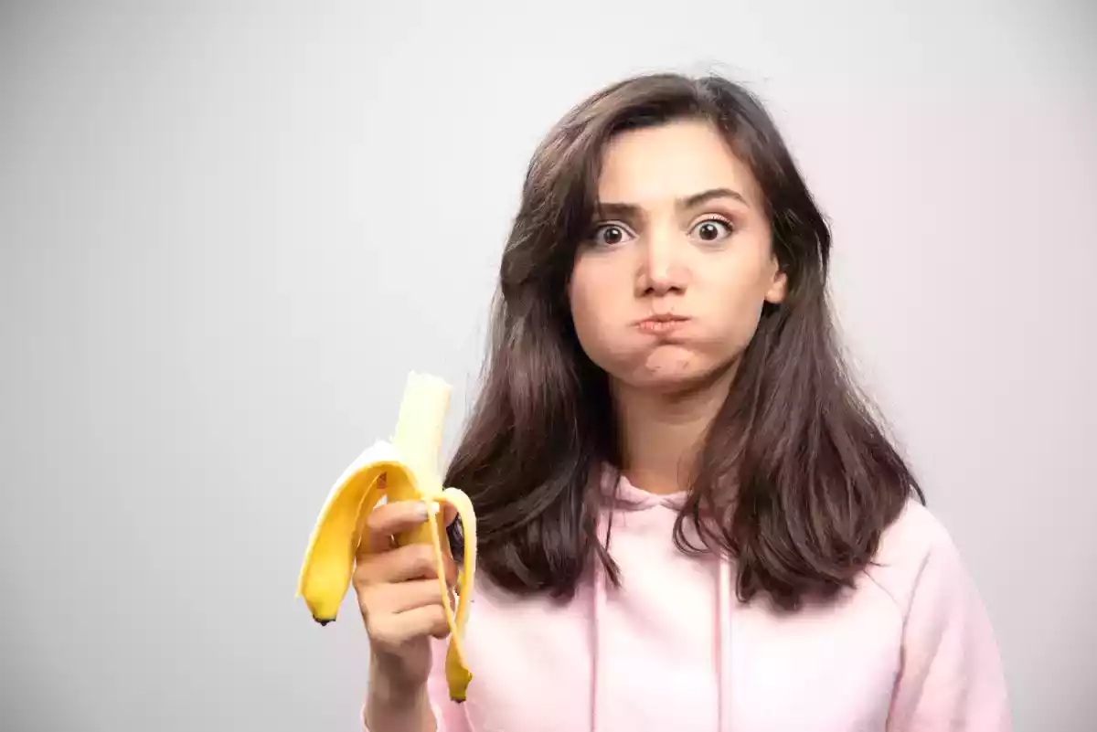 I due volti della banana: scopri quando favorisce o ostacola l’intestino!