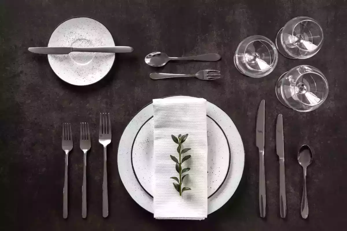 Come organizzare le posate per il pranzo di Natale: guida completa