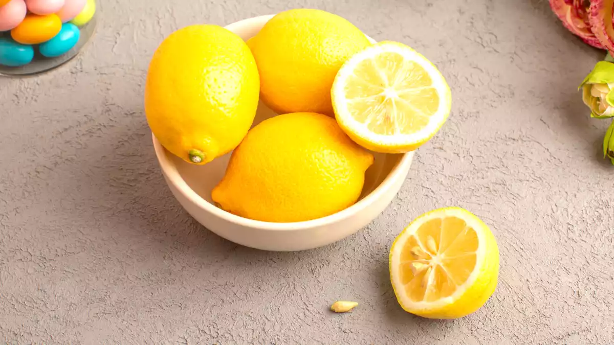 Non buttate via quel limone secco! Ecco come riutilizzarlo al meglio.