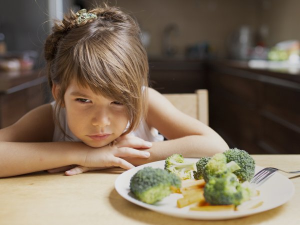 7 strategie efficaci per far mangiare più verdure a tuo figlio