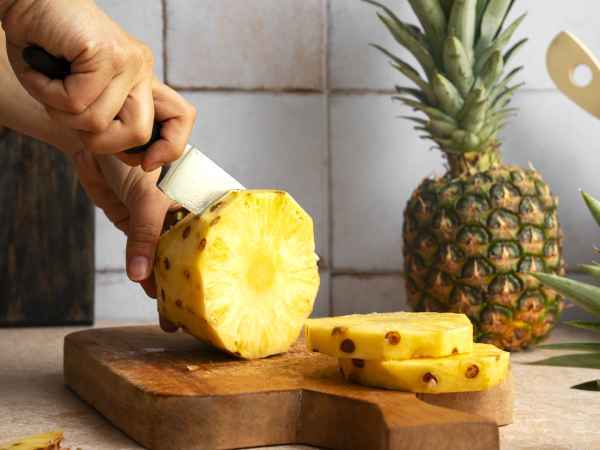 Perché l’ananas ti brucia la lingua? Ecco la verità