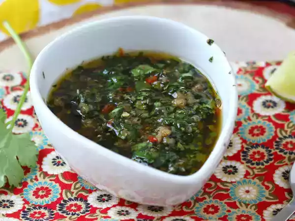 Non commettete questi 9 errori (molto) comuni quando preparate la salsa chimichurri