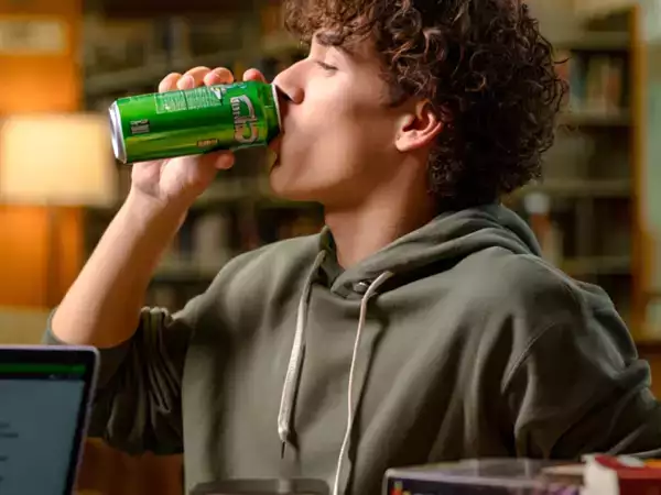 Bevi energy drink? Ecco cosa fa davvero la taurina al tuo corpo