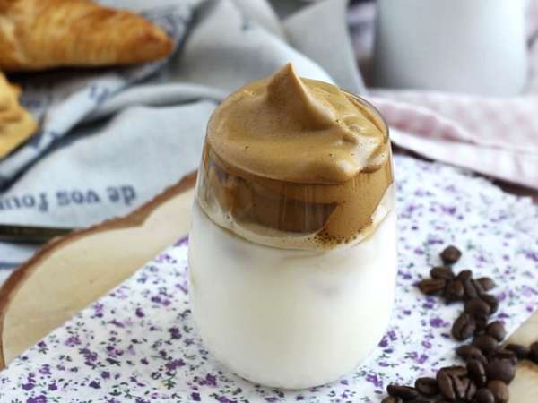 Caffè freddo per l’estate: ricette facili dall’affogato al frappuccino